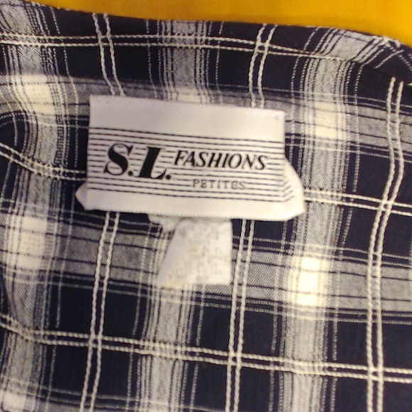 S.L Fashions Blouse in womnes - Picture 5 of 5